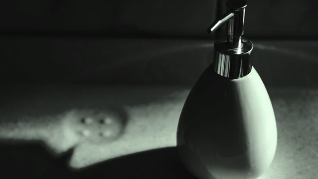 Seifenspender als Symbol für persönliche Hygiene im Bereich HACCP